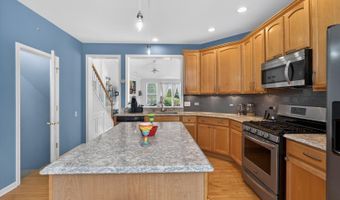 4001 Whitehall Ln, Algonquin, IL 60102