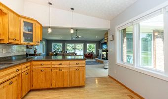1301 Geneva Dr, Alexandria, MN 56308