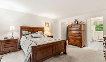 9 Candlewood Dr, Amherst, NH 03031