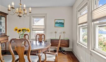 129 Bliss Mine Rd, Newport, RI 02840