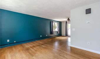12 Twin Leaf Trl, Narragansett, RI 02874