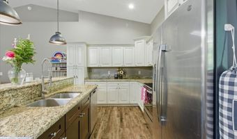 1180 Hough St, Bell, FL 32619