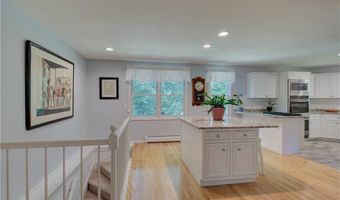 84 Bakewell Ct, Cranston, RI 02921