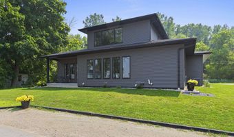 2257 E SHORE Dr, Green Bay, WI 54302