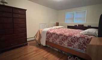 669 Metacom Ave 17, Bristol, RI 02809