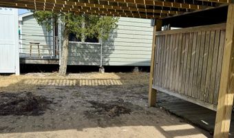 42 Central Ave, Clinton, CT 06413