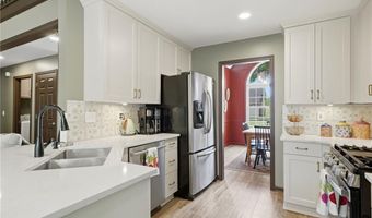 5080 Newpark Dr NW, Acworth, GA 30101