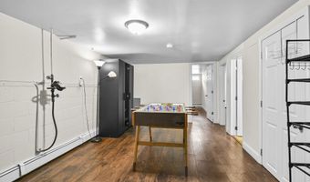 198 Macon Dr, Bridgeport, CT 06606