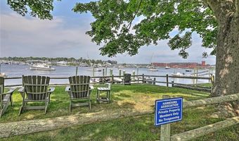 11 Harbour Rd, Barrington, RI 02806