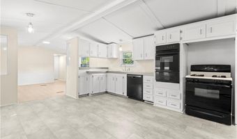 21 Lear Dr, Coventry, RI 02816