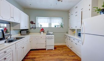 107 E 7th Ave, Arkansas City, KS 67005