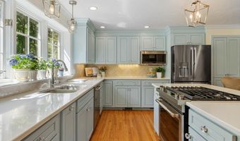 158 Kettle Hole Rd, Bolton, MA 01740