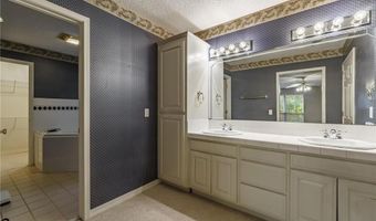 21 Castleford Dr, Bella Vista, AR 72714