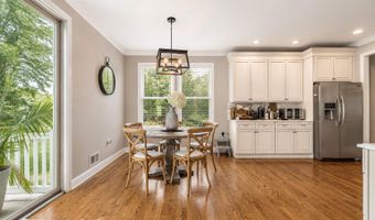 71 Compton St, Belford, NJ 07718