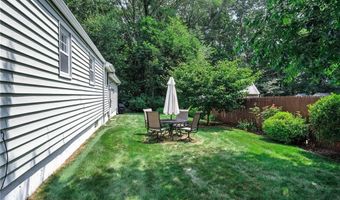 54 Novelty Rd, Warwick, RI 02889