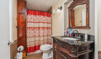 805 Farnum Pike, North Smithfield, RI 02896