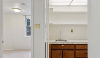 4893 35TH Rd N, Arlington, VA 22207