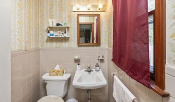 9 Campagna Dr, Albany, NY 12205