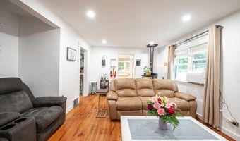 116 Chestnut Ridge Rd, Bethel, CT 06801