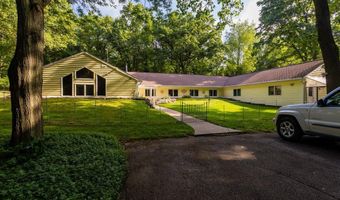 3900 Dursum Ave NE, Ada, MI 49301