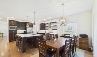 616 2nd St, Bentonville, AR 72712