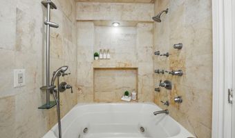 8121 BRIAR CREEK Dr, Annandale, VA 22003