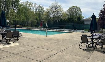 304 Charlesgate Cir, Amherst, NY 14051