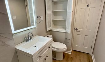 2008 38TH St SE 302, Washington, DC 20020