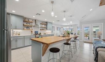 126 Sea View Dr, Aransas Pass, TX 78336
