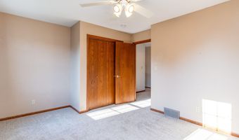 2516 Somerset Dr, Ames, IA 50010