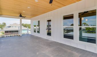4054 Mallard St, Bay St. Louis, MS 39520
