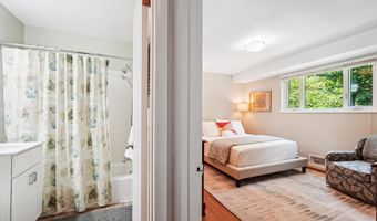 10427 MONTROSE Ave 104, Bethesda, MD 20814