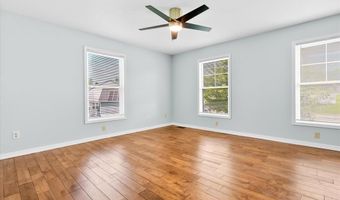18 Woodland Hills Ct, Alton, IL 62002