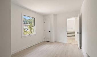 13 Grouse Dr, Bayville, NJ 08721