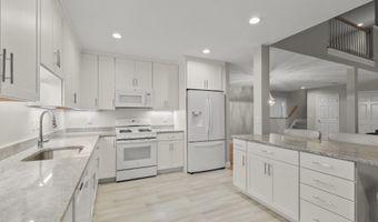 1 Hollyhock Knoll Ct 1, Bourne, MA 02532