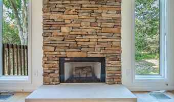 128 Ponds View Dr, Ann Arbor, MI 48103