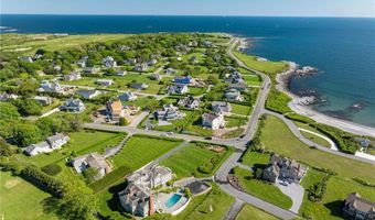 41 Castle Hill Ave, Newport, RI 02840