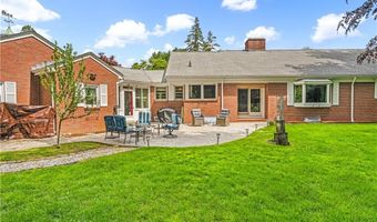 133 Tupelo Hill Dr, Cranston, RI 02920