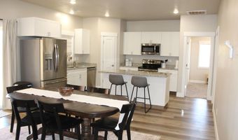 1015 E Canyon Dr, Big Water, UT 84741
