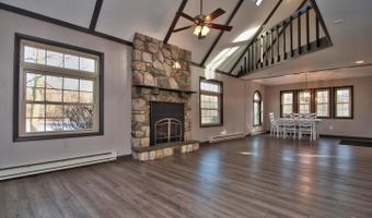 59 Penn Forest Trl, Albrightsville, PA 18210