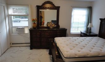10 East St 205, Cranston, RI 02920