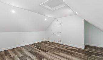 38 Newbury St, Auburn, ME 04210