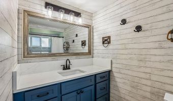 801 FLAMINGO Dr, Apollo Beach, FL 33572