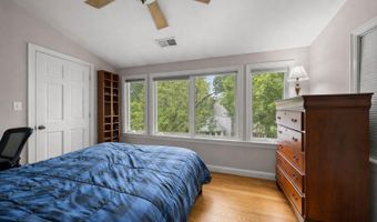 4812 7TH St N, Arlington, VA 22203