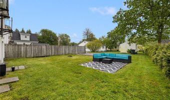 66 Knowlesway Unit Upper Unit Upper Unit, Narragansett, RI 02882