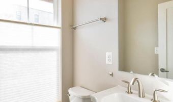 23012 LAVALLETTE Sq, Brambleton, VA 20148