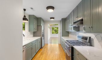 905 Cold Mountain Rd, Lake Toxaway, NC 28747