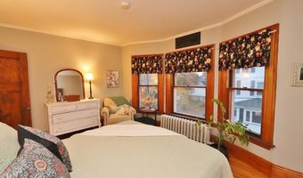 15 McKinley St, Bangor, ME 04401