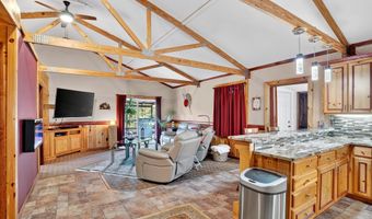 1026 Captain Ave, Aurora, MO 65605