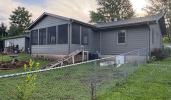 1105 Benton St, Albany, MO 64402